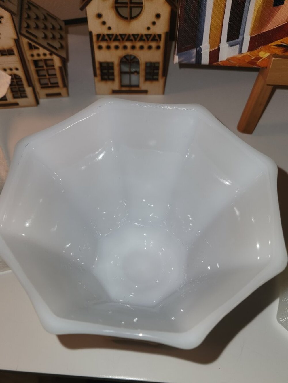 Vintage Anchor Hocking milk glass covered dish - Picture 4 of 4